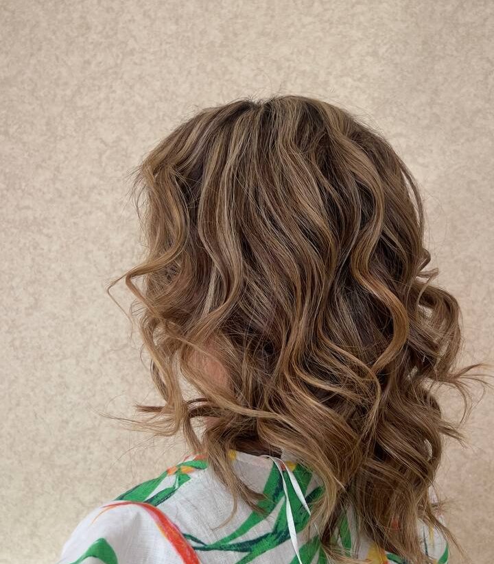 Hair dyeing & highlighting